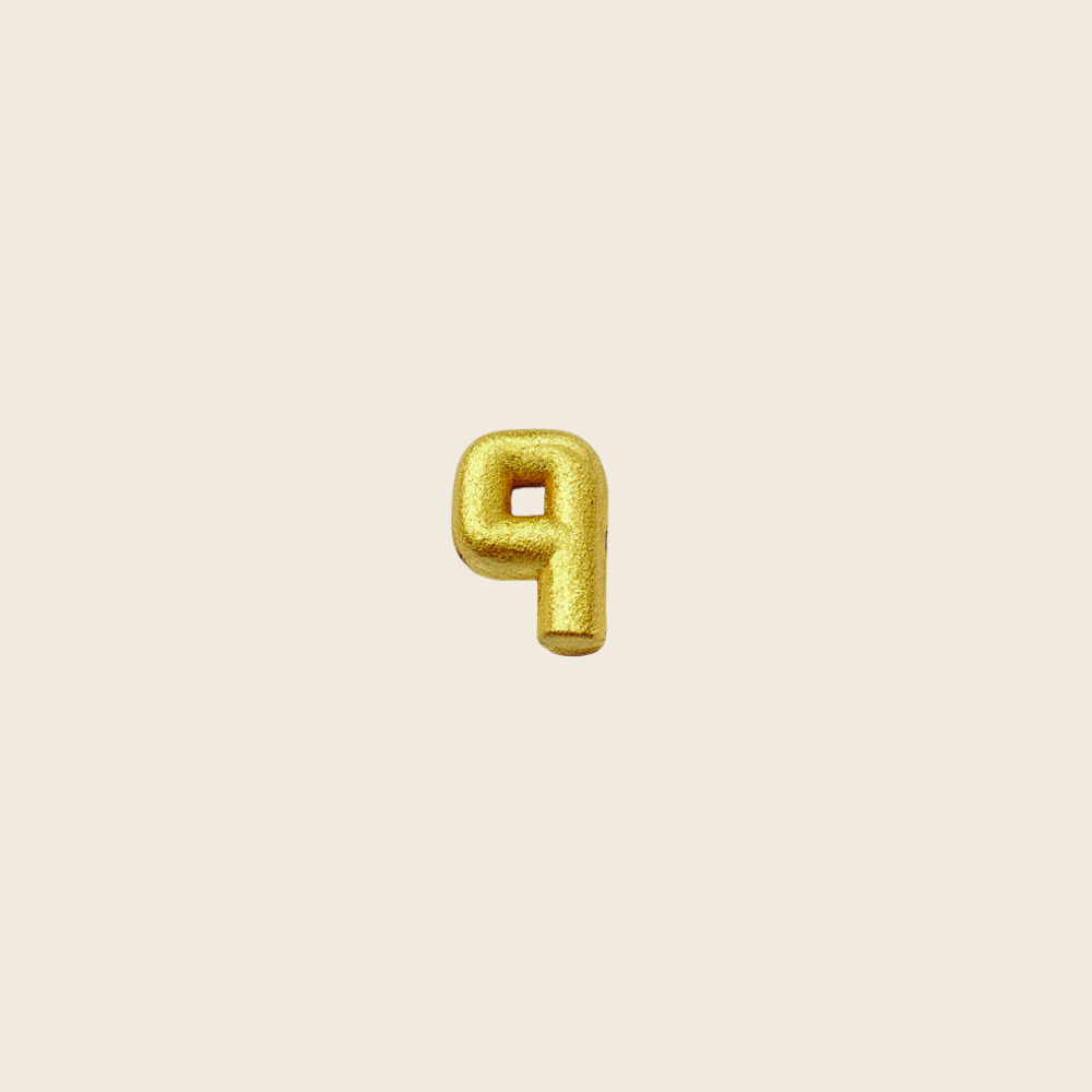 Pingente de Pulseira Letras em Ouro Amarelo