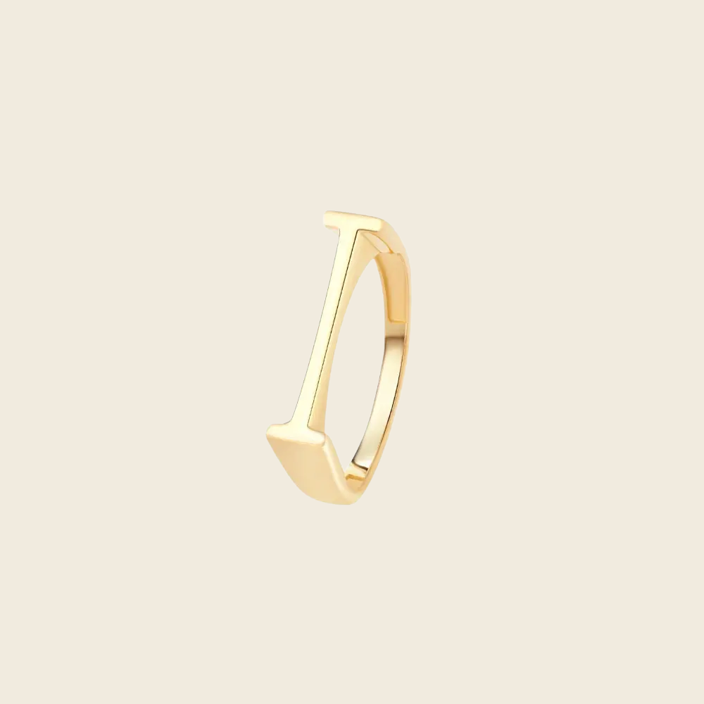 Anel Letra em Ouro Amarelo • I
