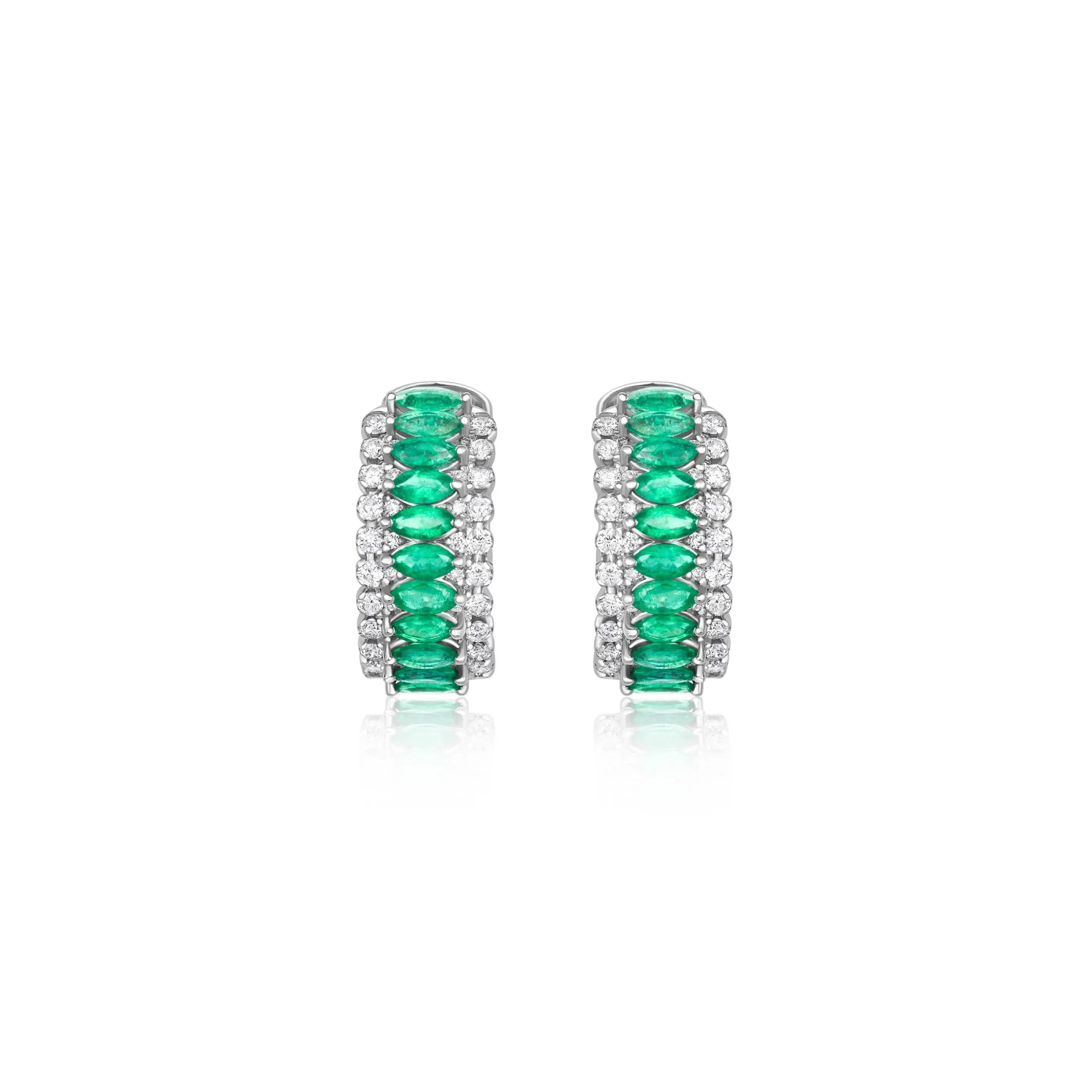 Brinco de Argola com Esmeraldas e Diamantes em Ouro Branco - JJ Diamond