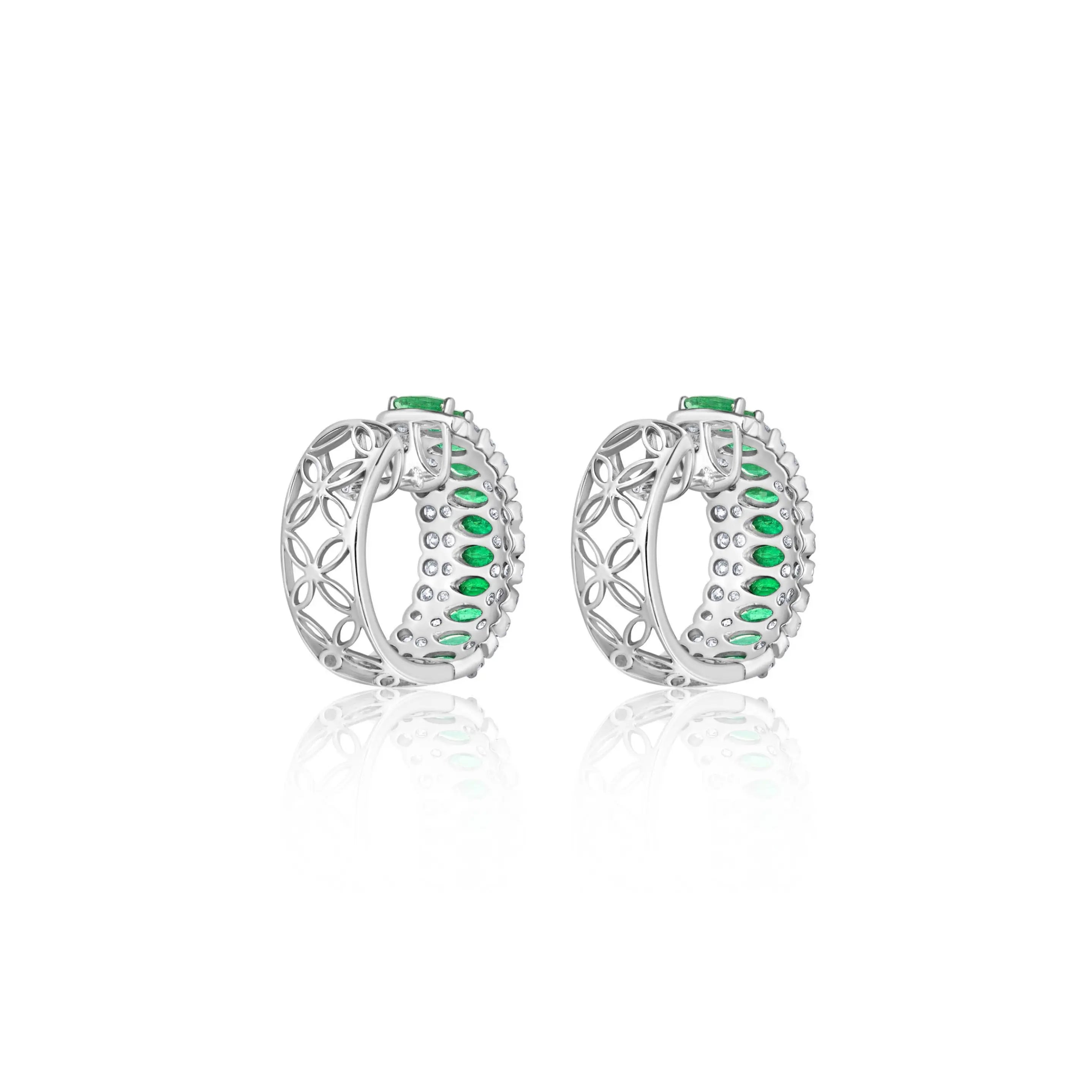 Brinco de Argola com Esmeraldas e Diamantes em Ouro Branco - JJ Diamond