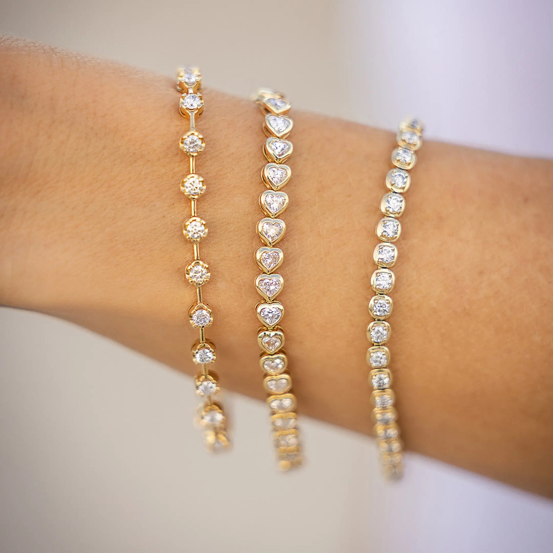 Pulseira Bezel com Diamantes Coração em Ouro - JJ Diamond