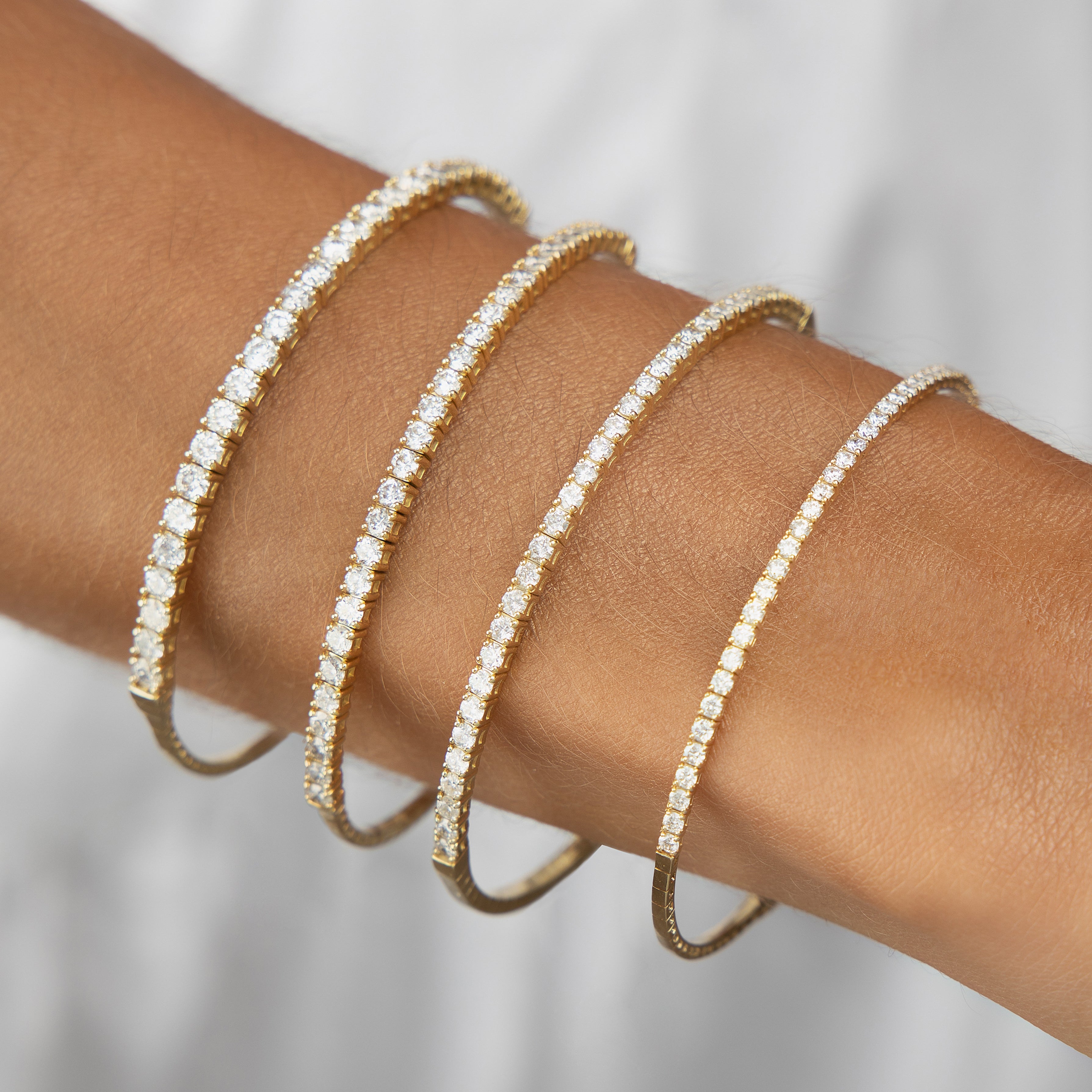 Bracelete Flexível com Diamantes em Ouro